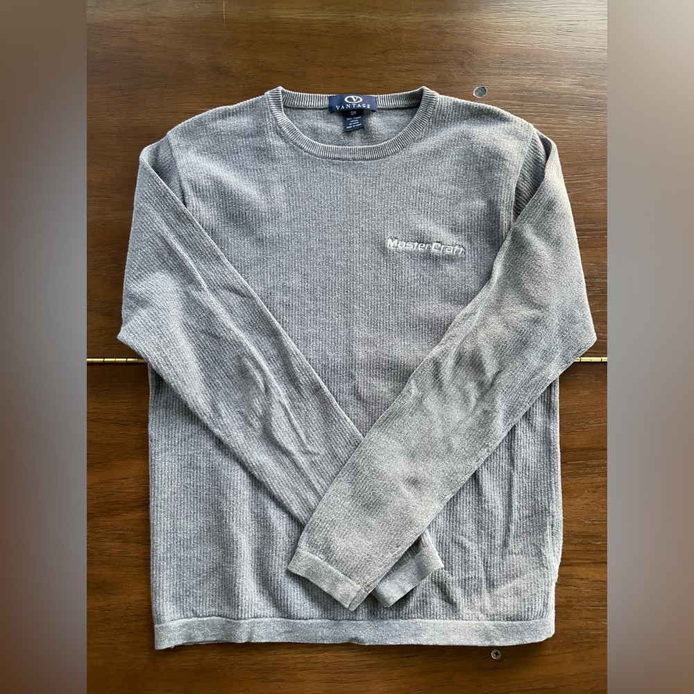 MasterCraft grey sweater